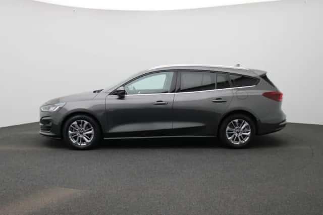 Ford Focus (2023) thumbnail 4