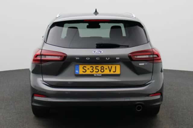 Ford Focus (2023) thumbnail 5