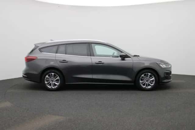 Ford Focus (2023) thumbnail 6