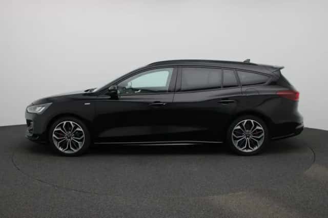 Ford Focus (2022) thumbnail 4