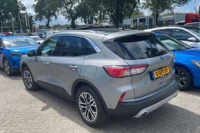 Ford Kuga (2023) thumbnail 2