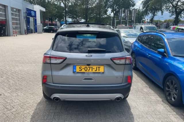 Ford Kuga (2023) thumbnail 3