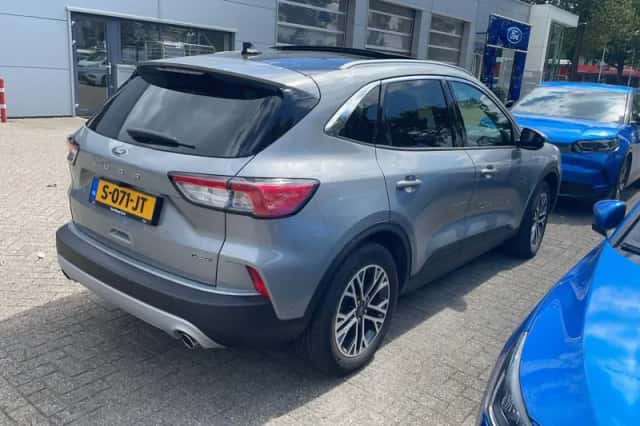 Ford Kuga (2023) thumbnail 4