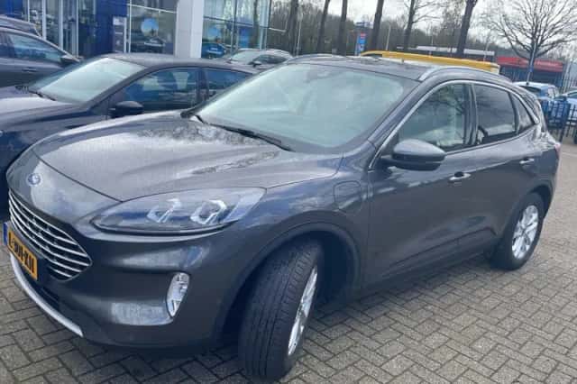 Ford Kuga (2021) thumbnail 2