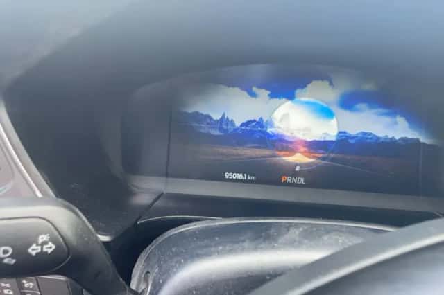 Ford Kuga (2021) thumbnail 3