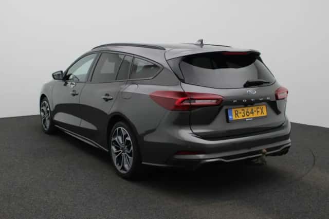 Ford Focus (2022) thumbnail 2