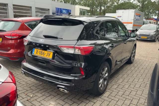 Ford Kuga (2020) thumbnail 4