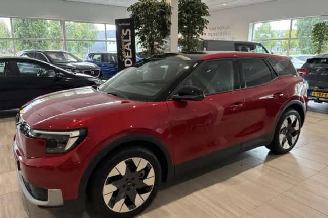 Ford Explorer (2025) thumbnail 2