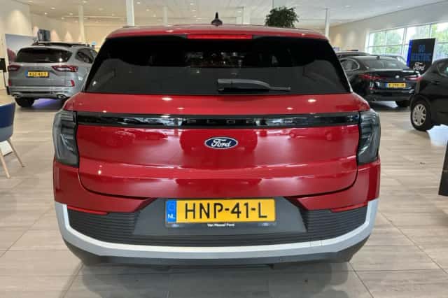 Ford Explorer (2025) thumbnail 4