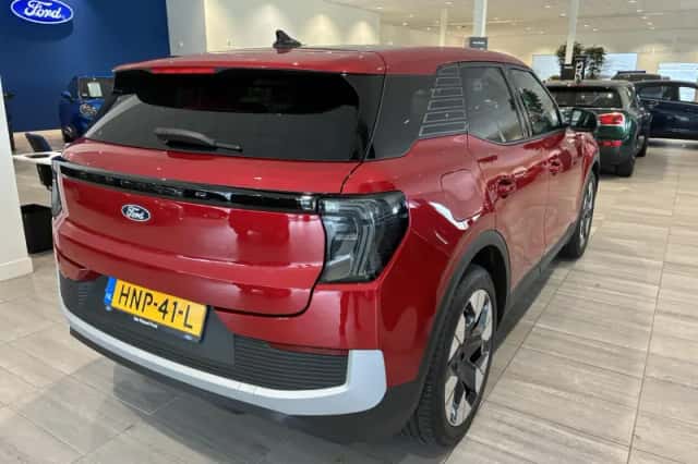 Ford Explorer (2025) thumbnail 5