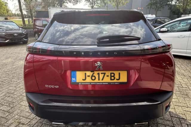 Peugeot 2008 (2020) thumbnail 4