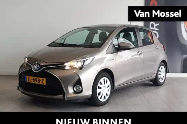 Toyota Yaris (2015) thumbnail 1