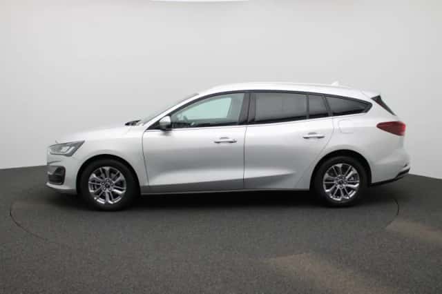 Ford Focus (2023) thumbnail 4