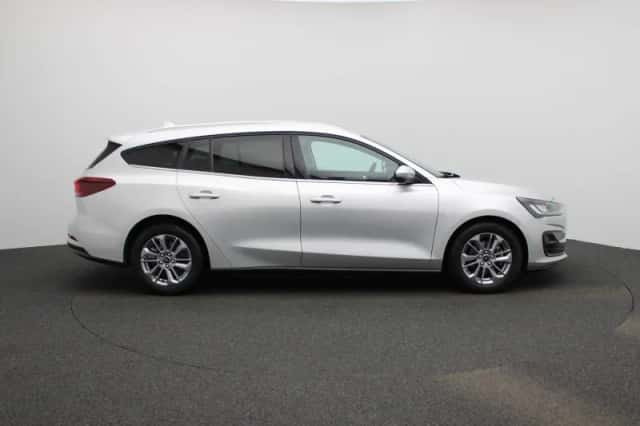 Ford Focus (2023) thumbnail 6