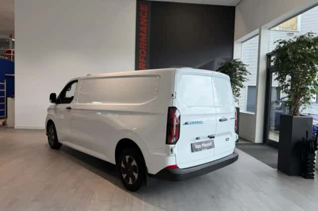 Ford E-Transit Custom (2026) thumbnail 4