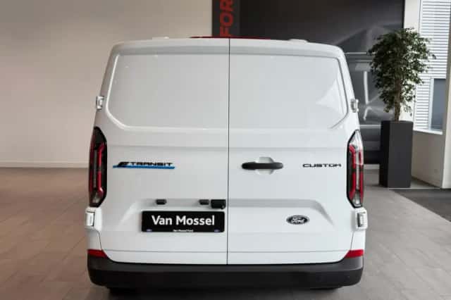 Ford E-Transit Custom (2026) thumbnail 5