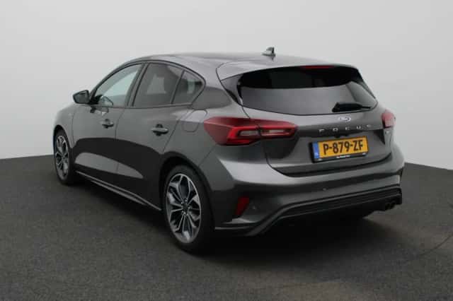 Ford Focus (2022) thumbnail 2