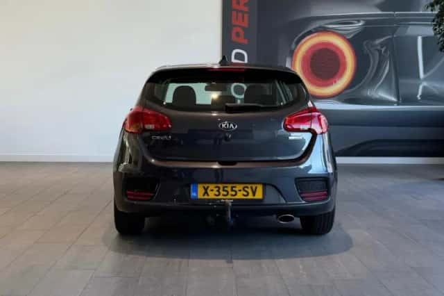 Kia Ceed (2017) thumbnail 4