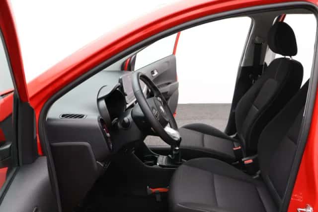 Kia Picanto (2021) thumbnail 6