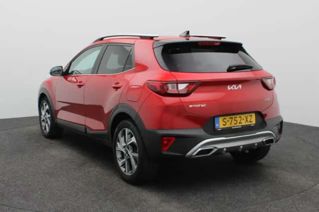 Kia Stonic (2023) thumbnail 2