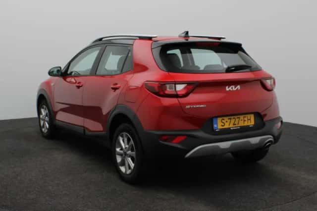 Kia Stonic (2023) thumbnail 2