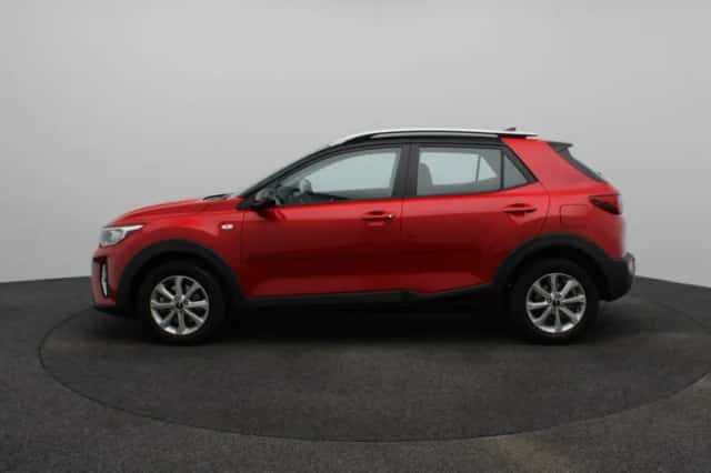 Kia Stonic (2023) thumbnail 4