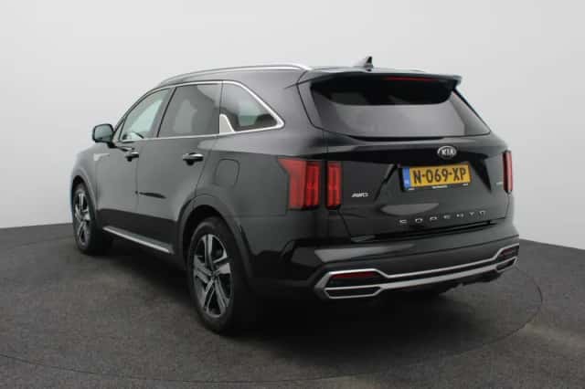Kia Sorento (2021) thumbnail 2