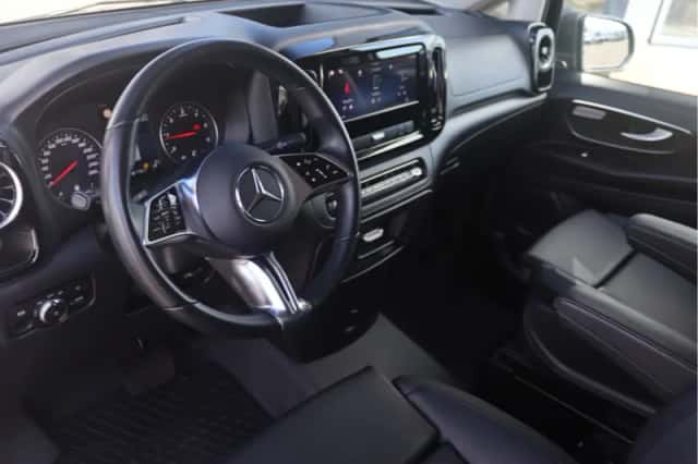 Mercedes-Benz Vito (2024) thumbnail 4