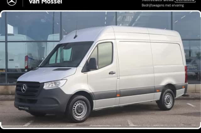 Mercedes-Benz Sprinter (2023) thumbnail 1
