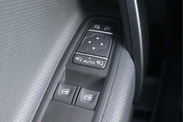 Mercedes-Benz eCitan (2026) thumbnail 5