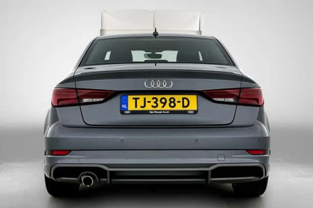 Audi A3 (2018) thumbnail 3