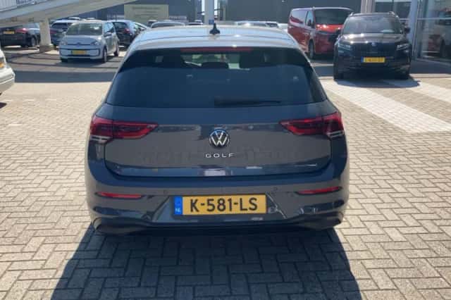 Volkswagen Golf (2021) thumbnail 3