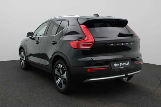 Volvo XC40 (2023) thumbnail 4