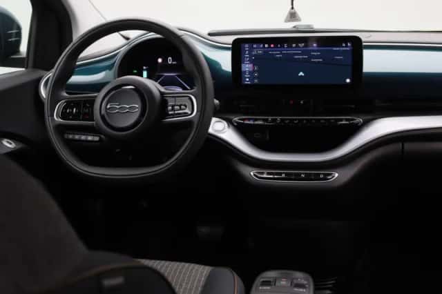 Fiat 500 (2022) thumbnail 3