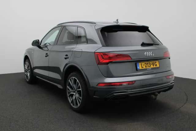 Audi Q5 (2021) thumbnail 2