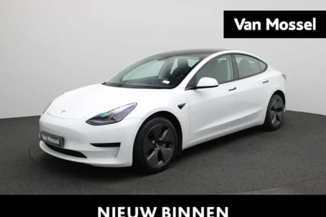 Tesla Model 3 (2023) thumbnail 1