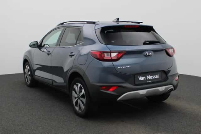 Kia Stonic (2021) thumbnail 3