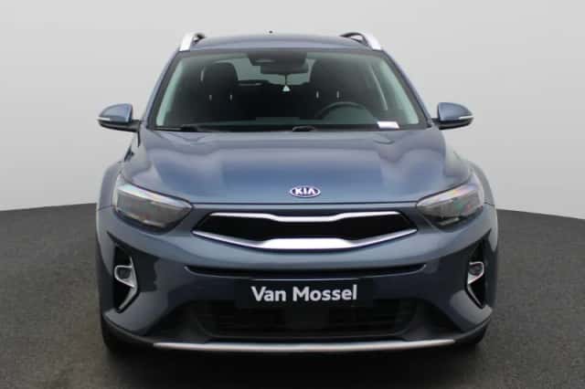 Kia Stonic (2021) thumbnail 4