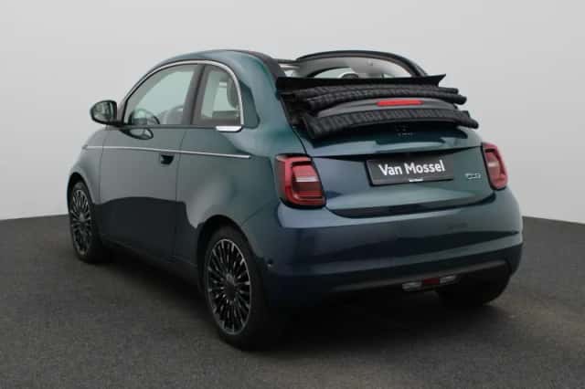 Fiat 500e (2023) thumbnail 2