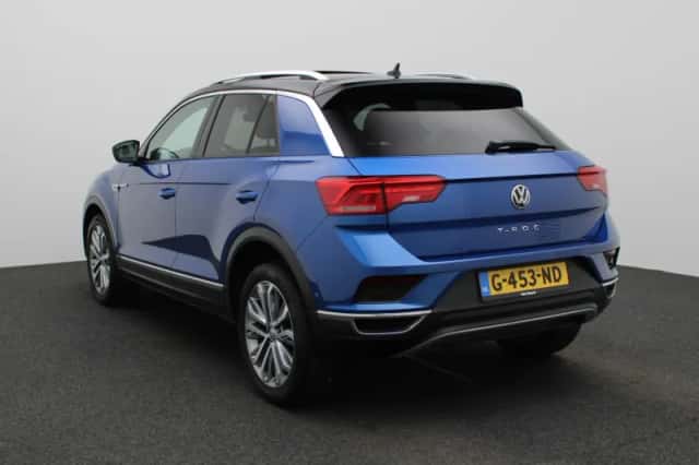 Volkswagen T-Roc (2018) thumbnail 2