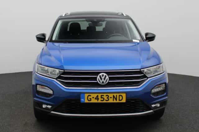 Volkswagen T-Roc (2018) thumbnail 3