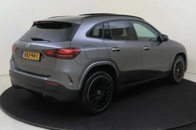 Mercedes-Benz GLA (2026) thumbnail 4