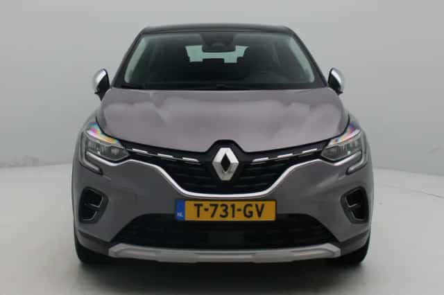 Renault Captur (2021) thumbnail 3