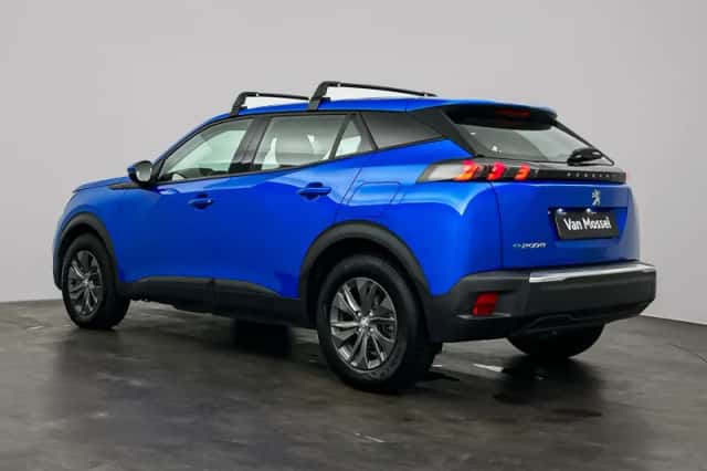 Peugeot e-2008 (2021) thumbnail 3