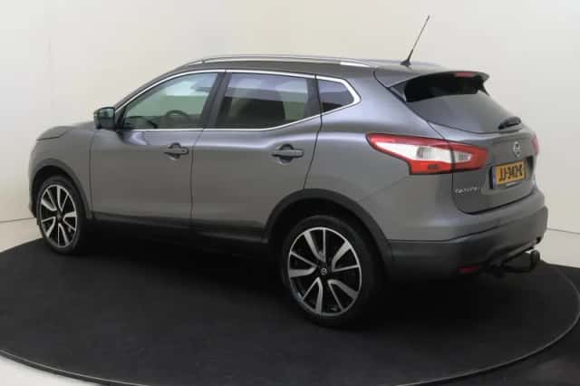 Nissan Qashqai (2016) thumbnail 3