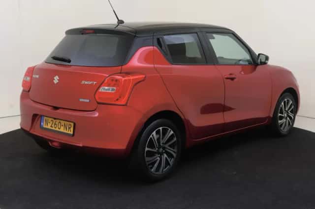 Suzuki Swift (2021) thumbnail 4