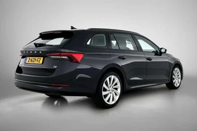 Škoda Octavia (2022) thumbnail 4