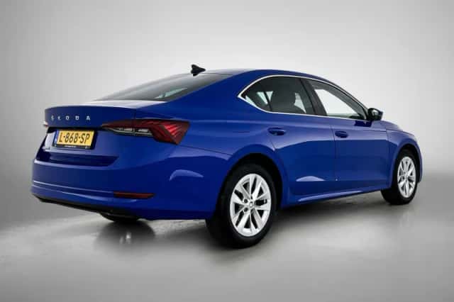 Škoda Octavia (2021) thumbnail 4