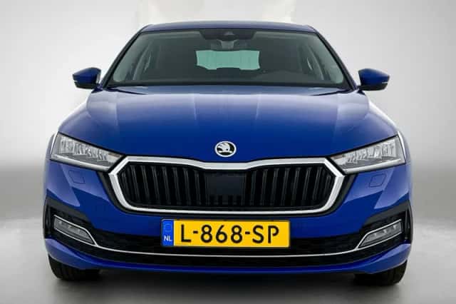 Škoda Octavia (2021) thumbnail 5