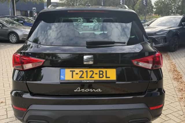 SEAT Arona (2023) thumbnail 3